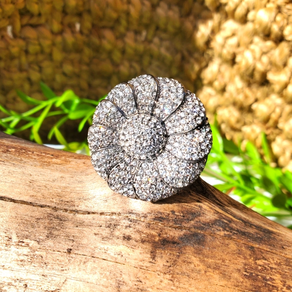 Swarovski Flower Ring Rhodium Finish : Designed by Michelle Monroe SZ6/7